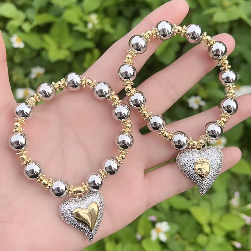 Pulsera De Corazón Con Cuentas De Cobre Bañadas En Oro