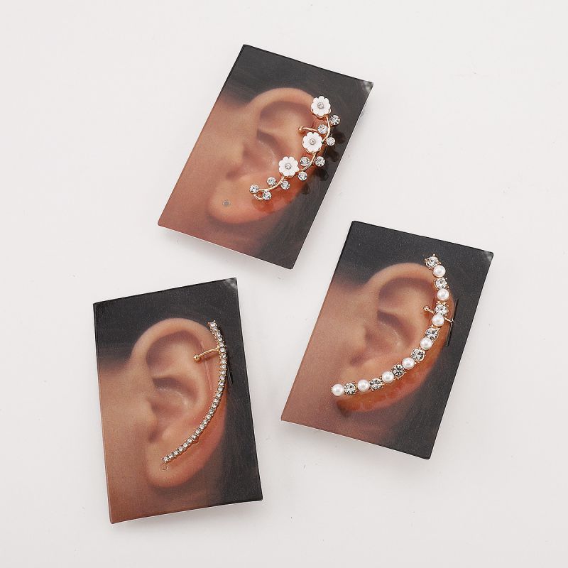 Clip Para Oreja Con Flor De Diamante De Aleación [individual]