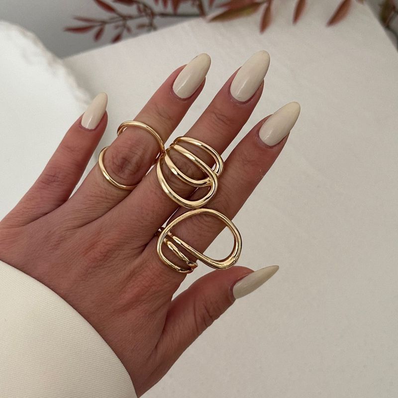 Anillo Hueco De Línea Metálica