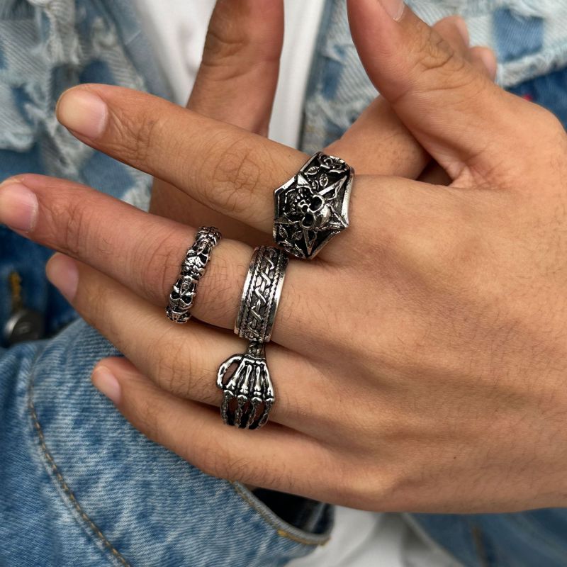 Juego De Anillos De Garra Fantasma Con Calavera De Aleación