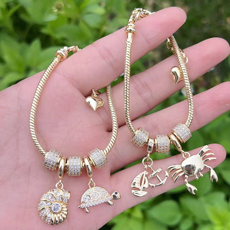 Pulsera Multielemento De Diamantes Bañada En Oro Y Cobre