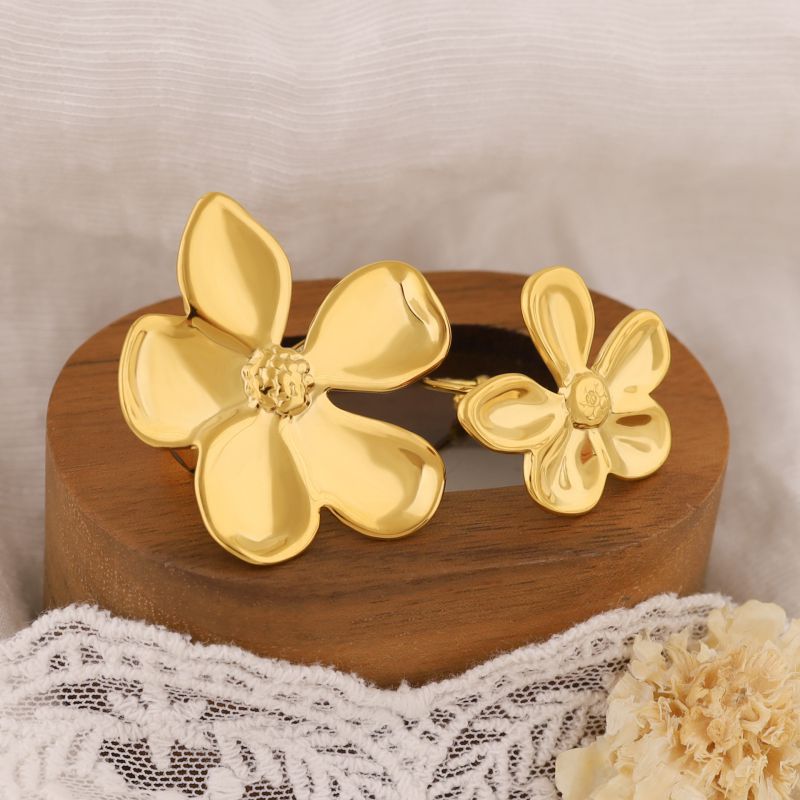 Anillo De Flor 3d De Metal
