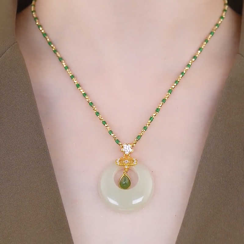 Collar De Metal Con Candado De Paz