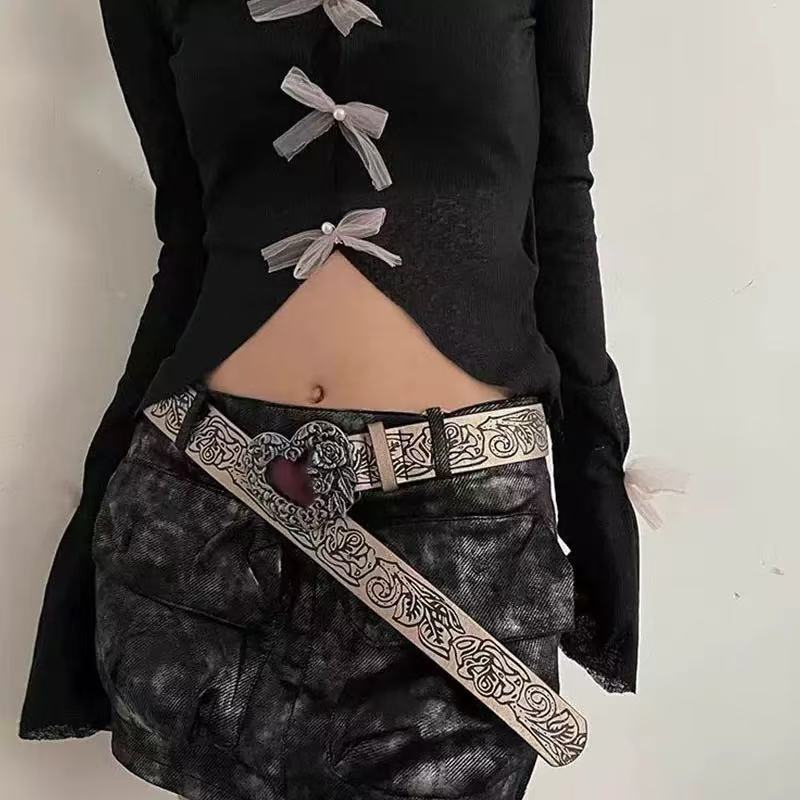 Cinturón Ancho Con Estampado De Corazones