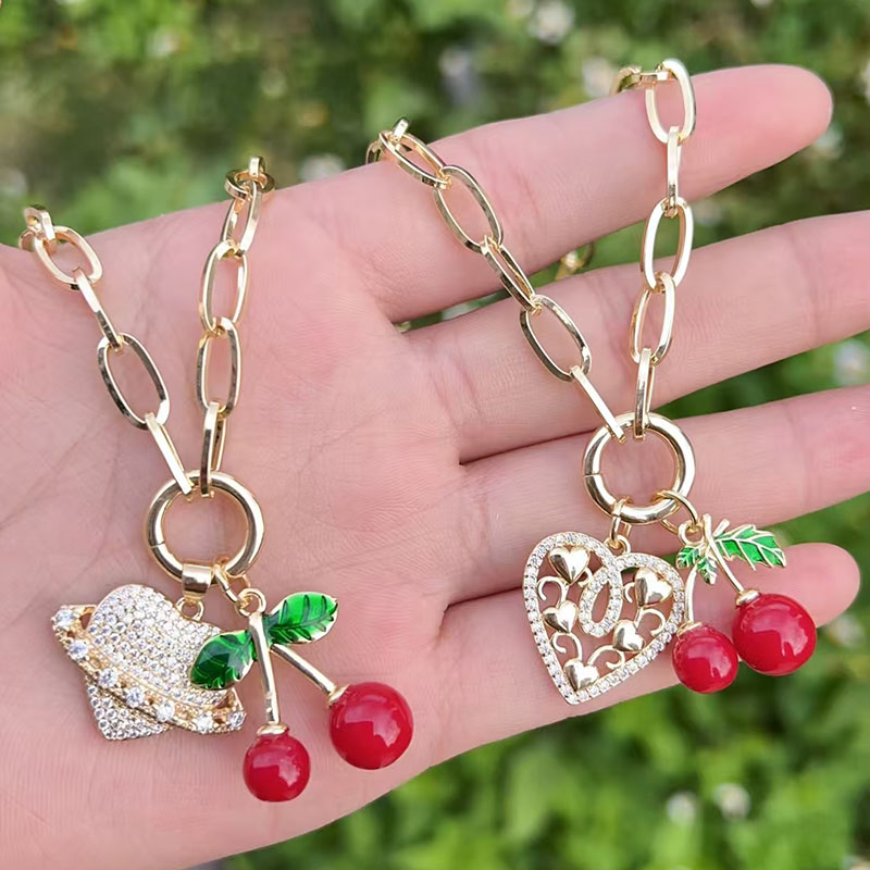 Collar De Cereza Con Corazón De Oro Y Diamantes Bañado En Cobre