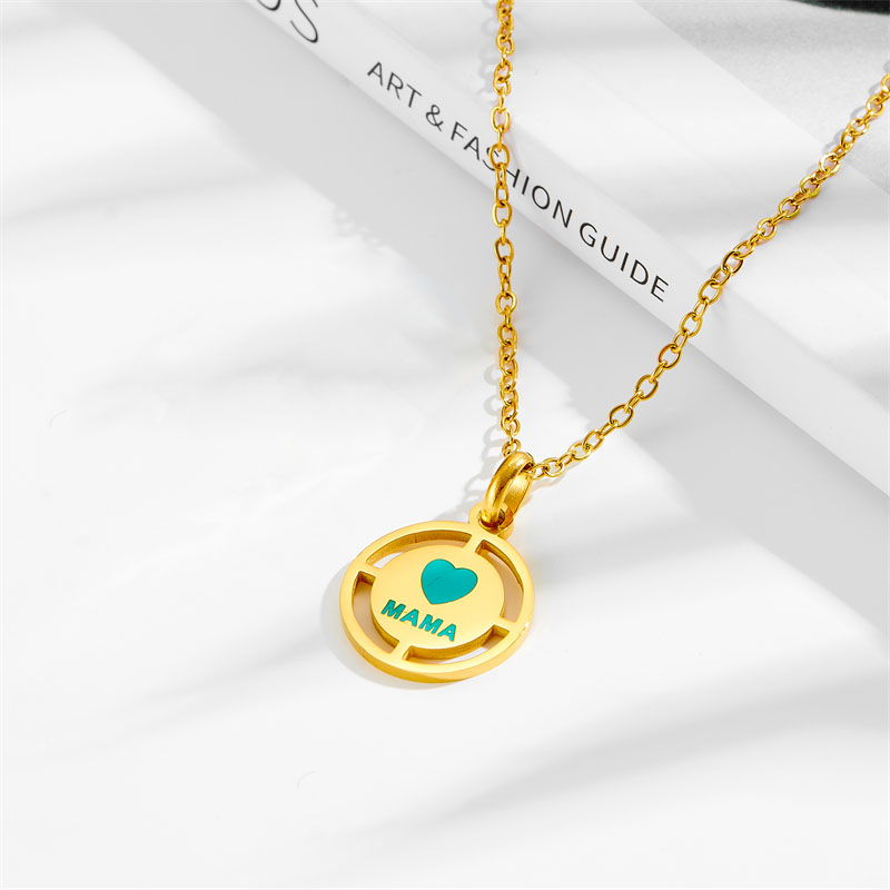 Collar Redondo Con Letras De Acero De Titanio