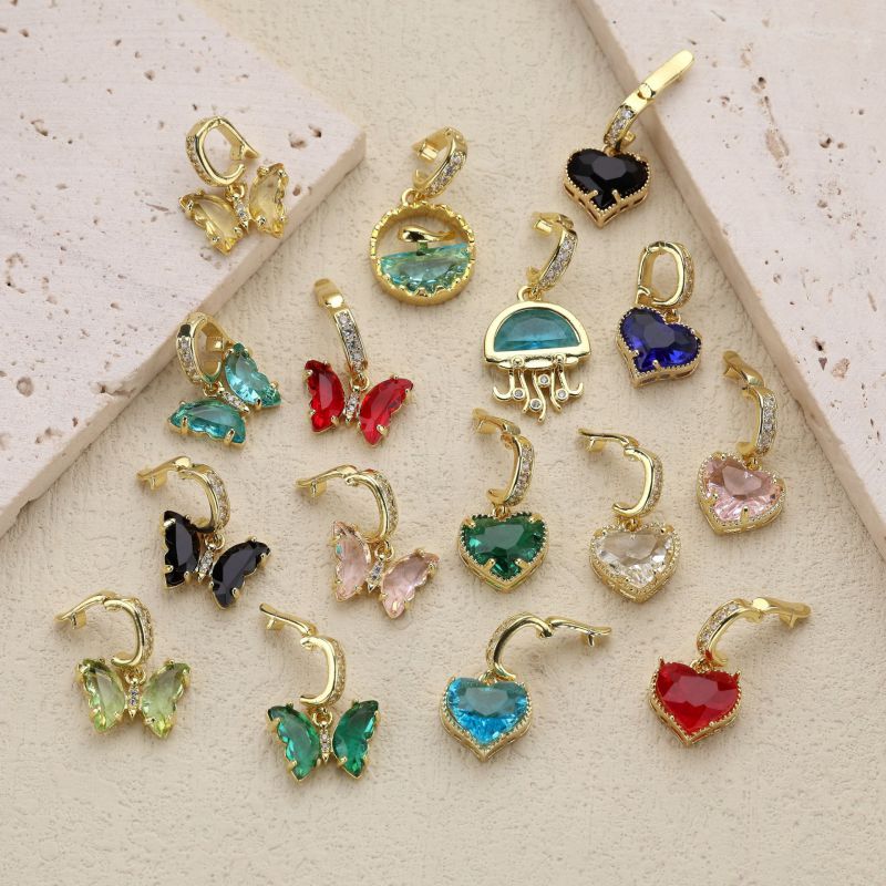 Colgante Geométrico De Mariposa Con Corazón De Diamantes Y Baño De Oro Y Cobre (sin Cadena)