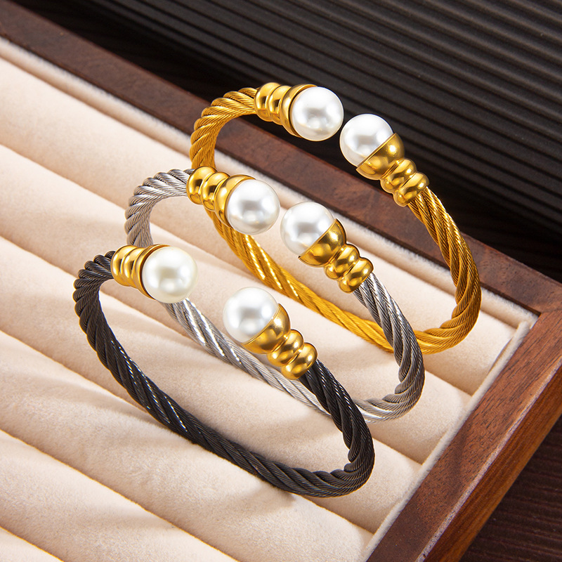 Conjunto De Pulsera Y Anillo Con Perlas Torcidas