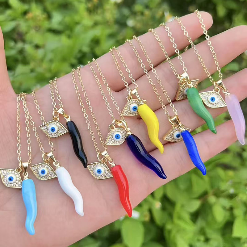 Collar Con Ojo De Chile Que Gotea Y Está Bañado En Oro Y Cobre
