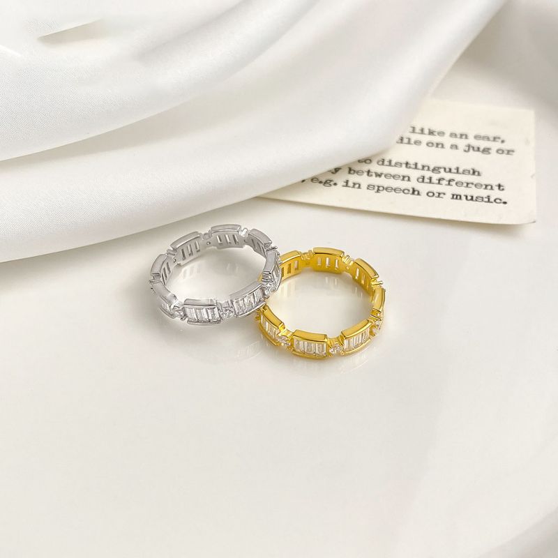 Platinum Silver Round Diamond Ring