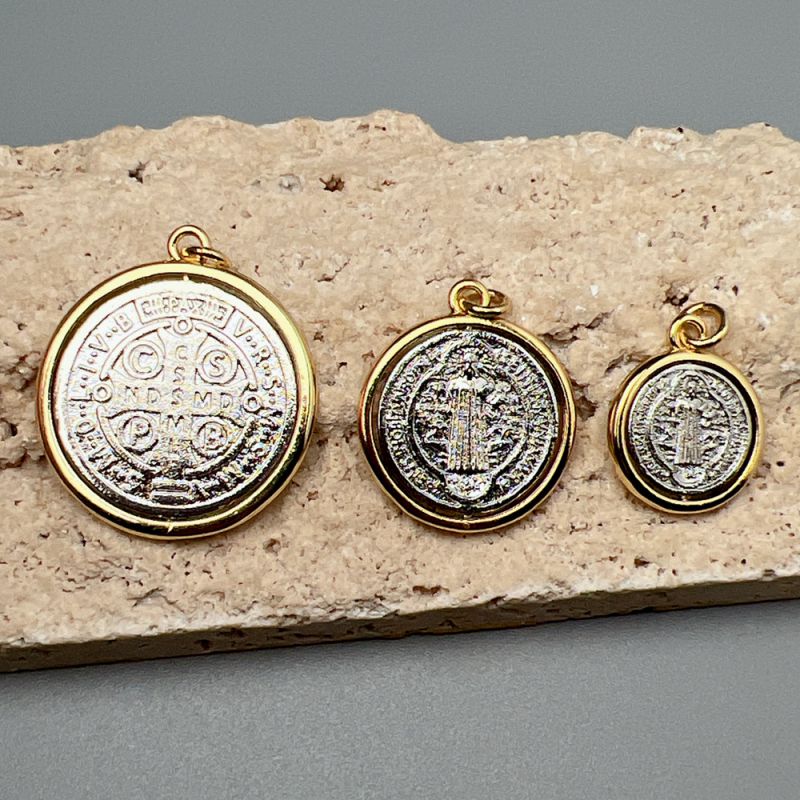 Colgante De Medalla Con Retrato Geométrico De Cobre (sin Cadena)