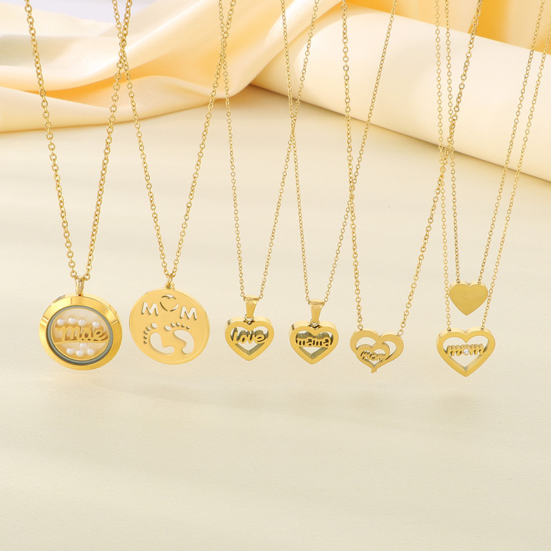 Collar Con Letra De Corazón De Acero De Titanio