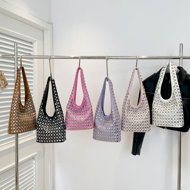 Bolso De Hombro De Pu Con Remaches De Puntos