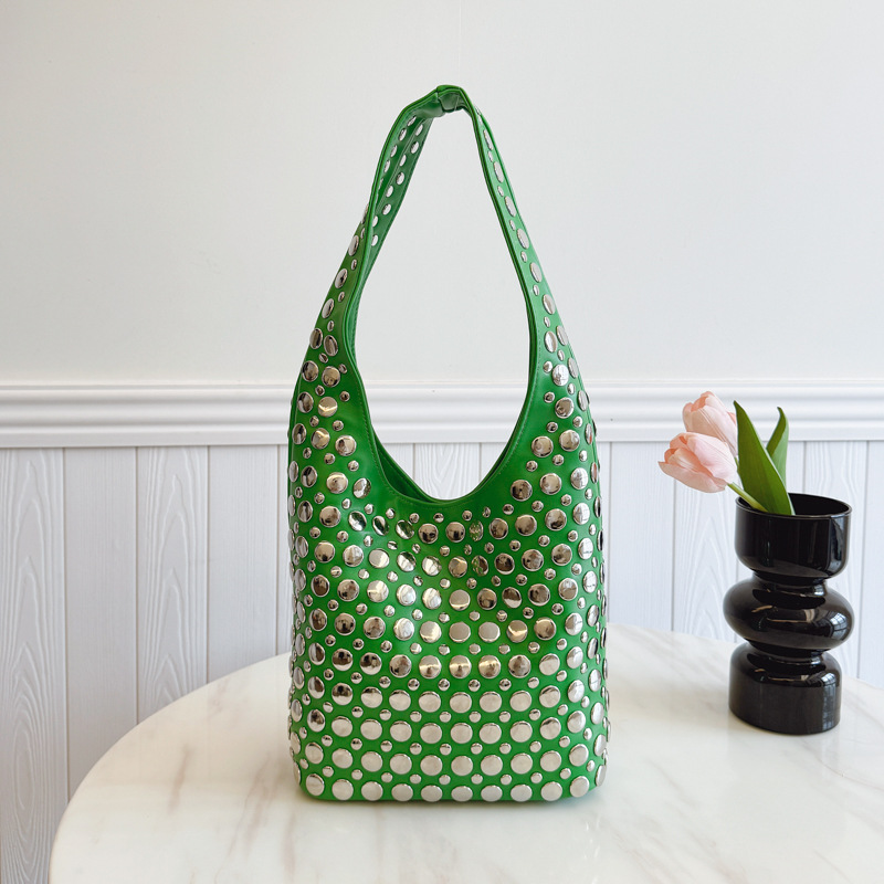 Bolso De Hombro De Pu Con Remaches De Puntos