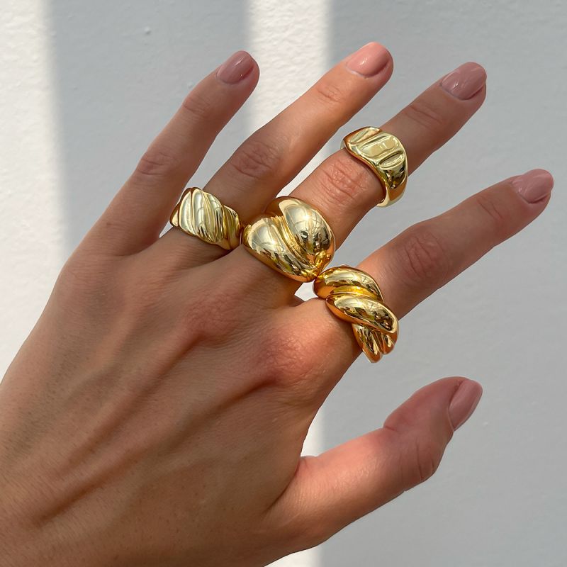 Juego De Anillos Trenzados De Aleación Pulida