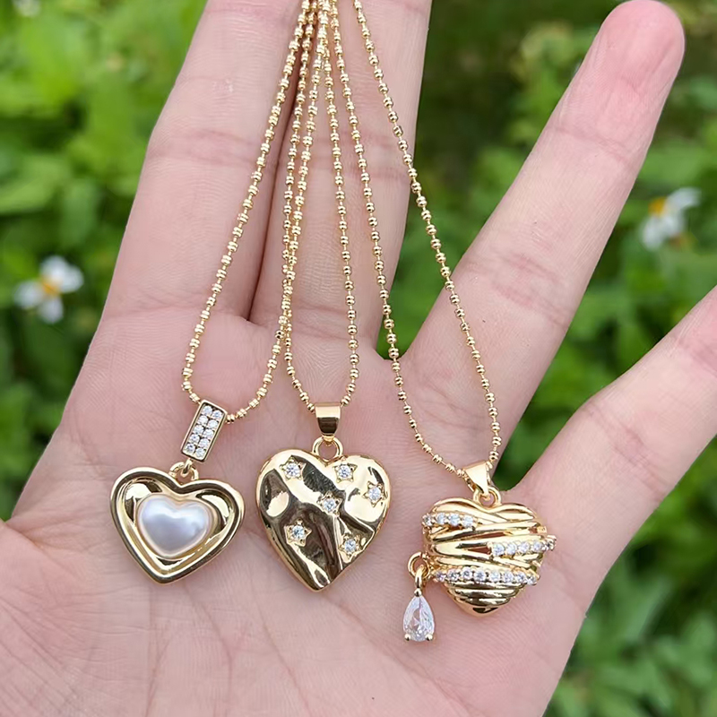 Collar Geométrico Con Forma De Corazón De Perla Bañado En Oro Y Cobre