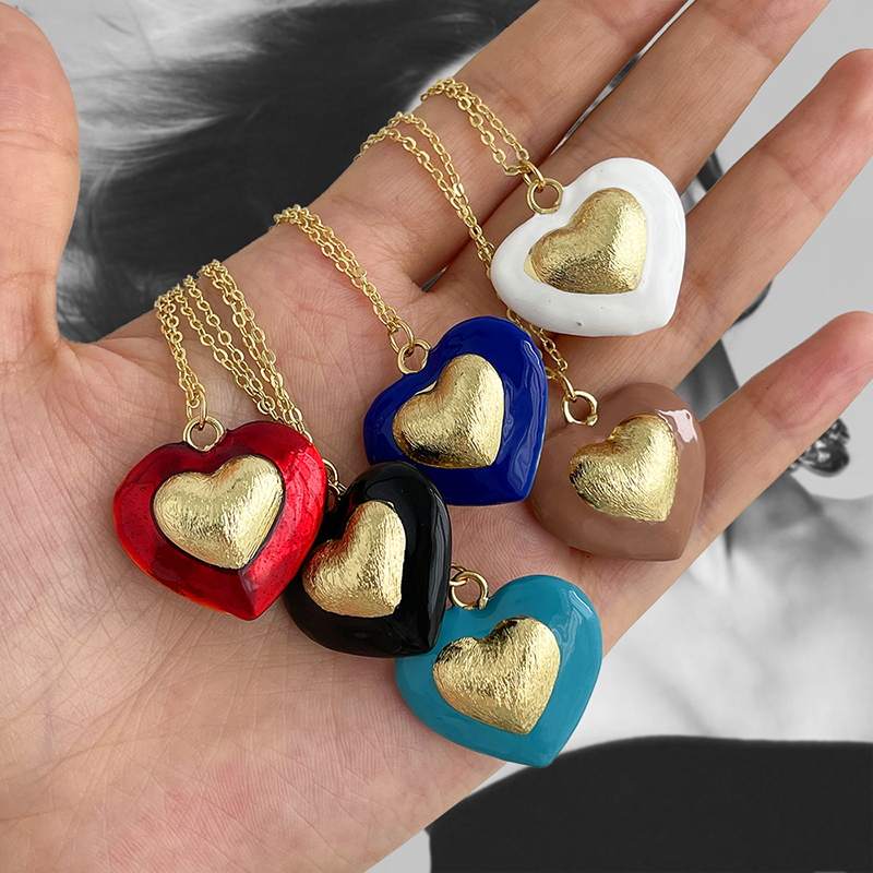 Collar De Corazón Con Gota De Aceite De Acero De Titanio