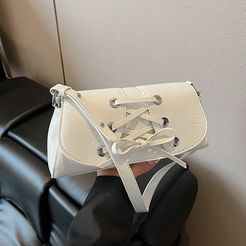 Bolso De Hombro De Pu Con Solapa Y Cordones