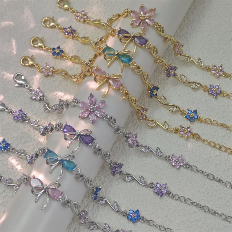Pulsera Con Lazo De Flores Y Diamantes Bañada En Oro Y Cobre