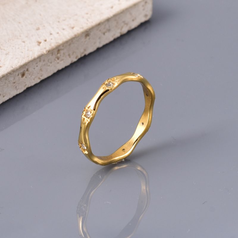 Anillo Redondo De Diamantes De Acero Inoxidable Chapado En Oro