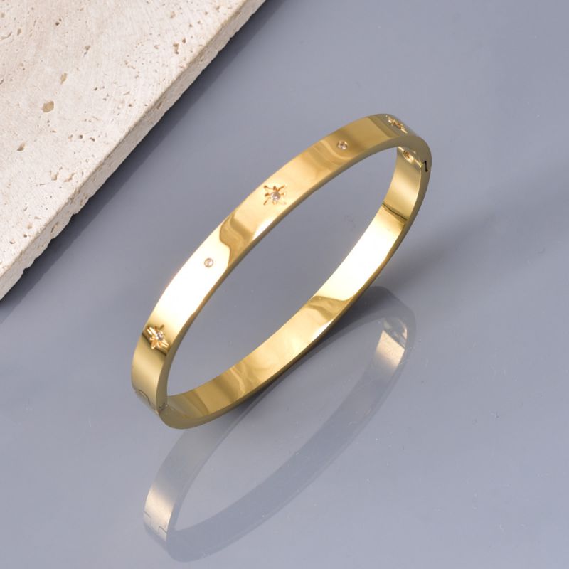 Pulsera Redonda De Acero Y Titanio Con Diseño De Estrella