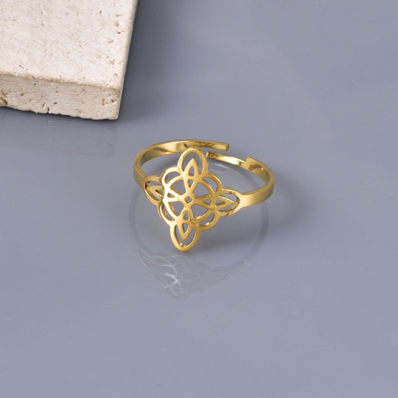 Anillo De Nudo De Bruja De Acero De Titanio