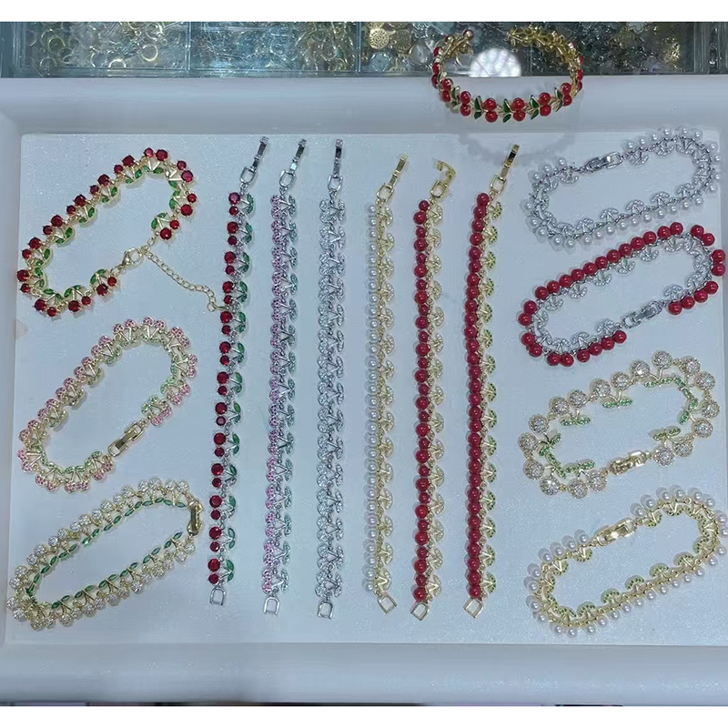 Pulsera De Cerezas De Cobre Y Diamantes