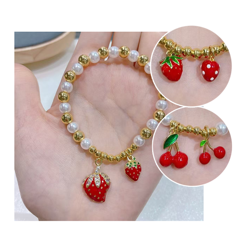 Pulsera De Fresa Con Diamantes Y Cuentas De Perla De Cobre Bañadas En Oro