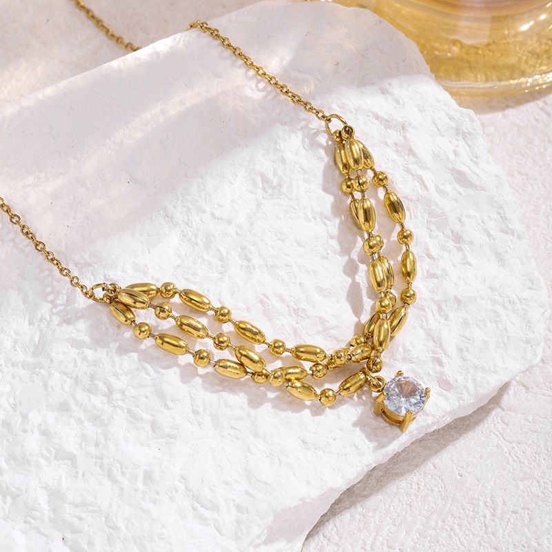 Collar Ovalado De Acero De Titanio Con Diamantes