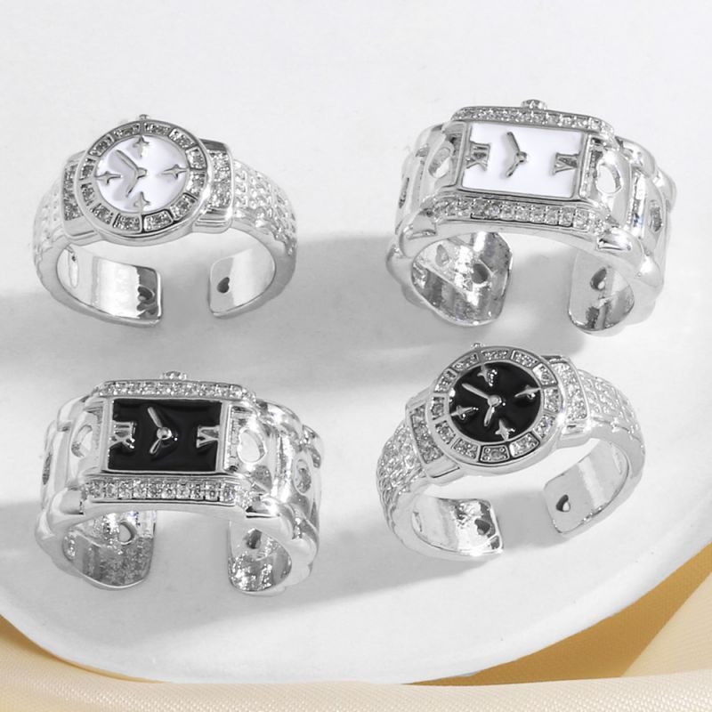 Anillo Abierto En Forma De Reloj De Cobre Bañado En Oro Con Diamantes
