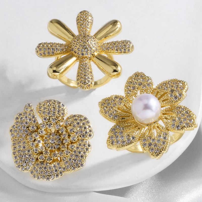 Anillo De Flor De Cobre Con Diamantes