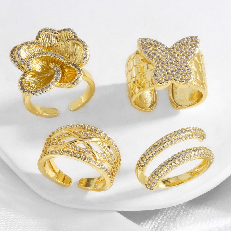 Anillo De Cruz Con Mariposa Y Flor De Diamante Bañado En Oro Y Cobre