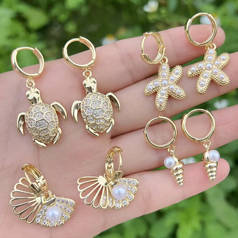 Pendientes De Concha De Estrella De Mar Tortuga Perla Y Diamante Bañados En Oro Y Cobre