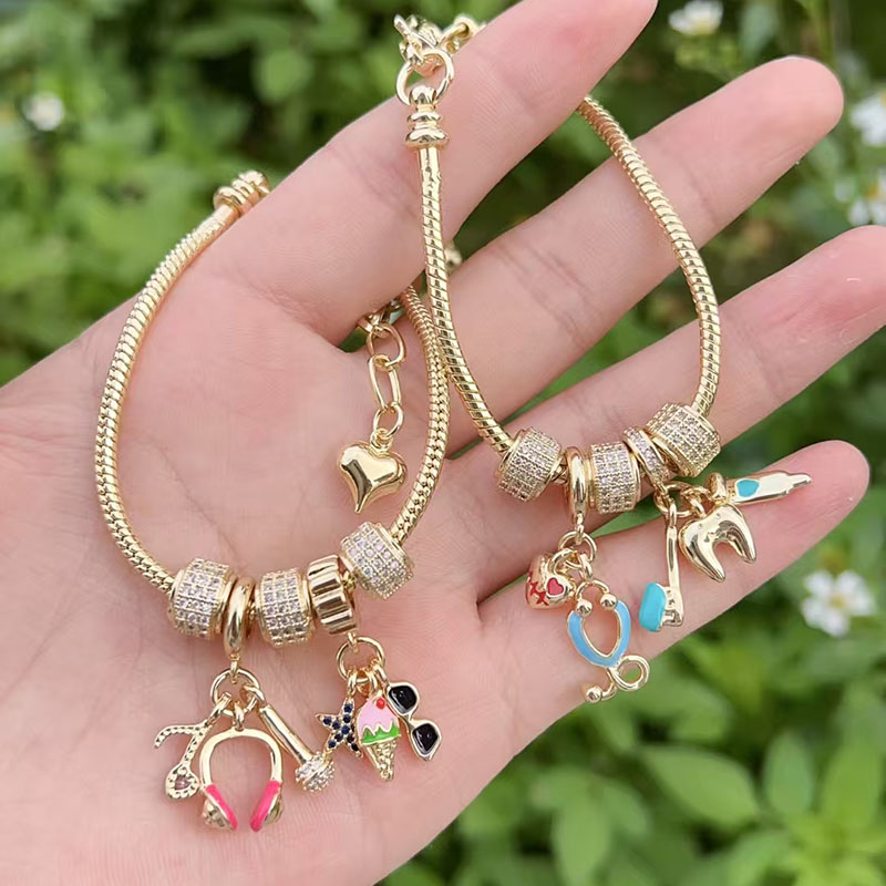 Pulsera De Helado Con Auriculares De Diamantes Bañada En Oro Y Cobre