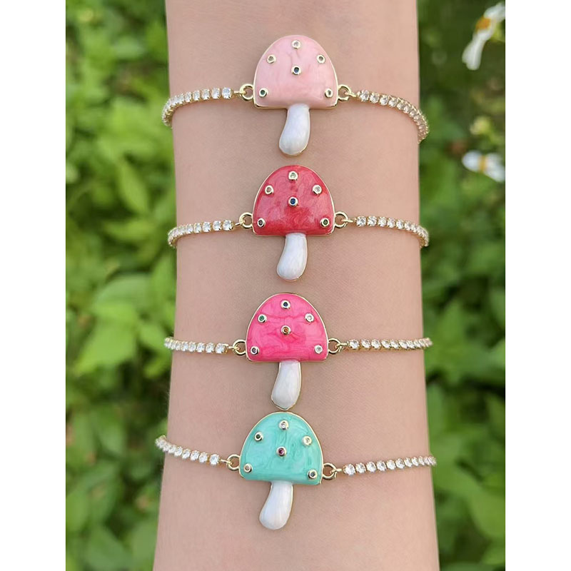 Pulsera De Cobre Bañada En Oro Con Forma De Hongo Y Diamantes