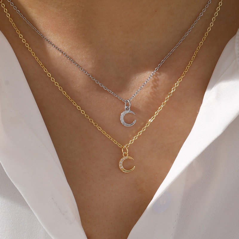 Collar De Media Luna De Cobre Y Circonitas