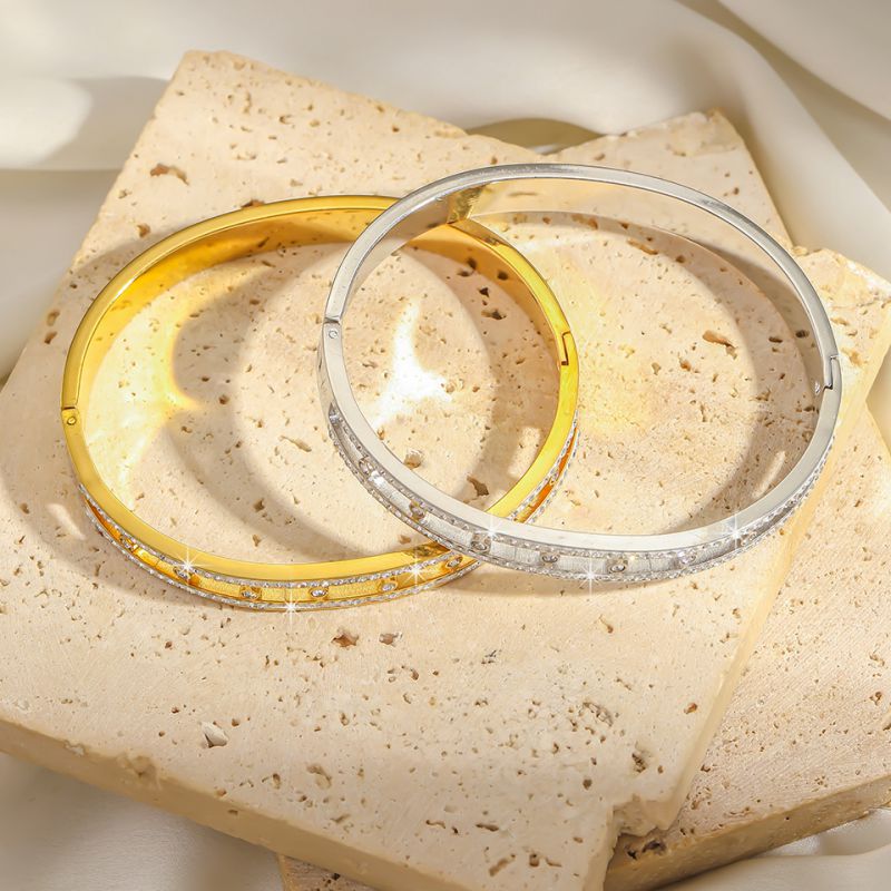 Pulsera De Acero Inoxidable Con Diamantes Huecos