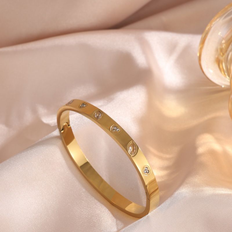 Pulsera De Acero Inoxidable Con Corazón De Diamantes