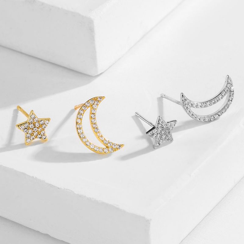 Pendientes Asimétricos De Estrella Y Luna Con Diamantes De Cobre