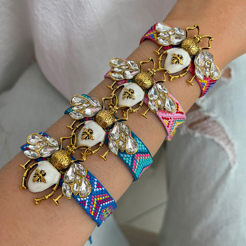 White 1 Alloy Diamond-studded Oil-dripping Bee Braided Tassel Bracelet