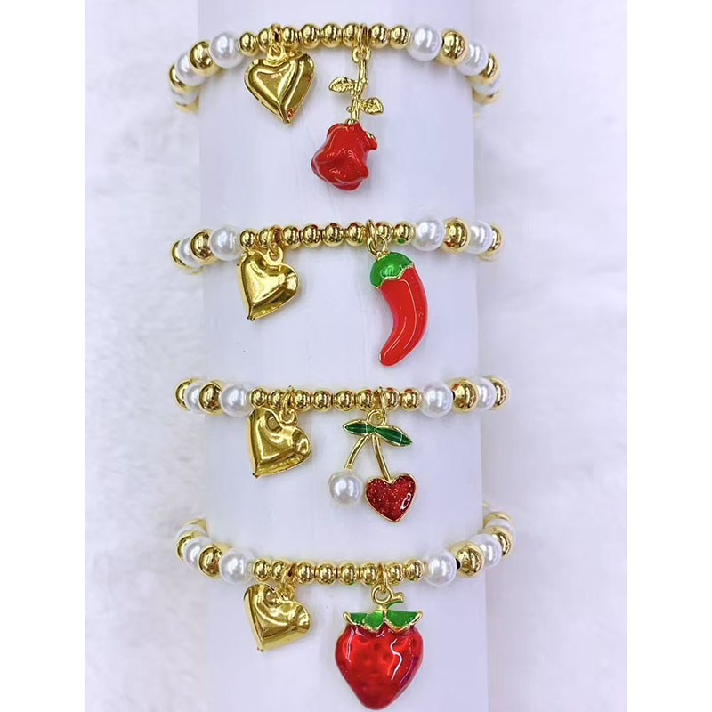 Pulsera De Cobre Bañada En Oro Con Cuentas De Perla Corazón Flor Pimienta Y Cereza