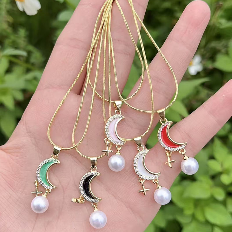 Blue Gold-plated Copper And Diamond Moon Pearl Necklace