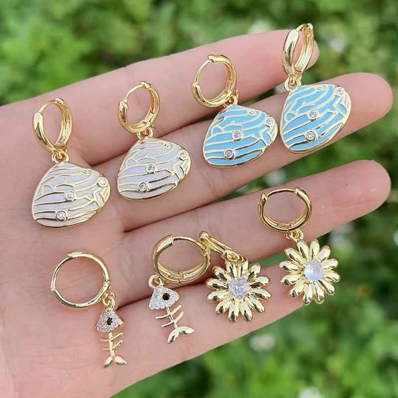 Gold 1 Copper Gold-plated Diamond-studded Oil-drop Shell Earrings