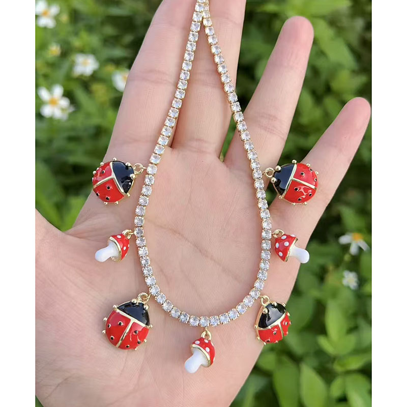 Collar De Hongo Insecto De Cobre Bañado En Oro Y Incrustado Con Diamantes