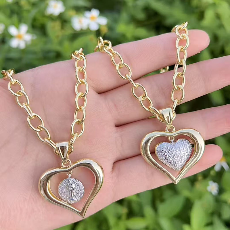 Collar De Cobre Bañado En Oro Con Corazón De Diamantes.