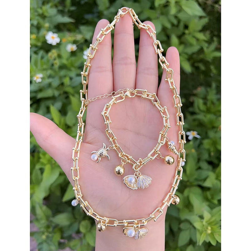 Pulsera De Concha De Perla Con Baño De Cobre Oro Y Diamantes