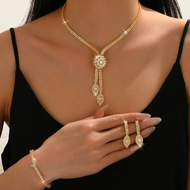 Set 1 Metal Diamond Claw Chain Necklace Bracelet Earring Set