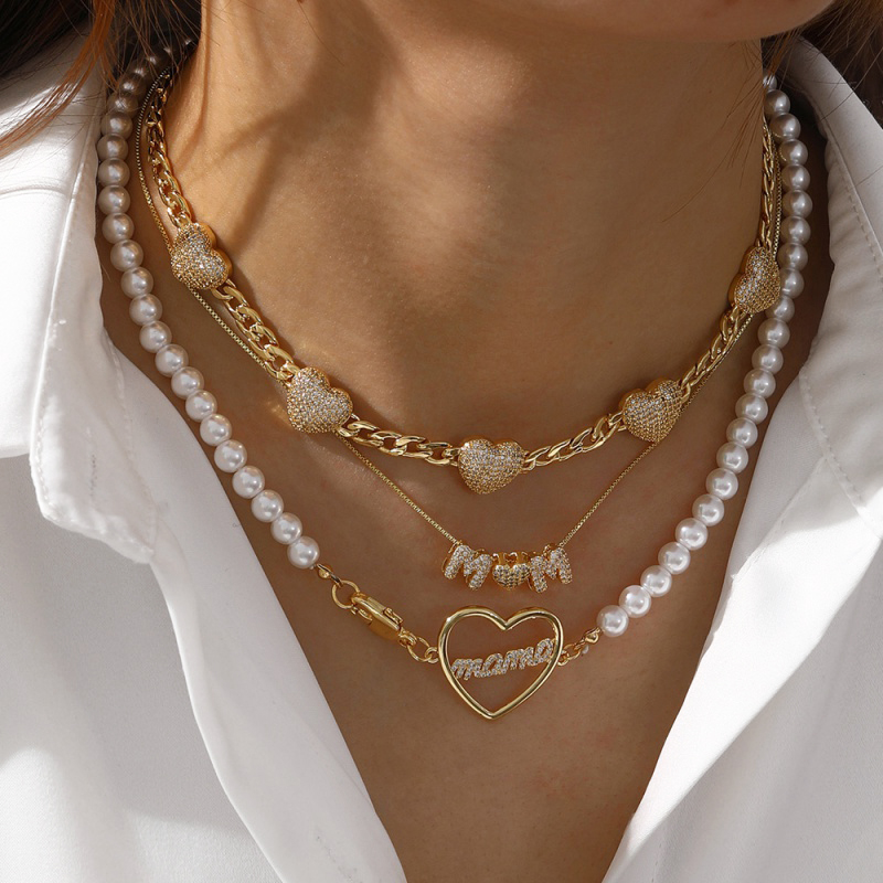 Gold 4 Copper Inlaid Zircon Letter M Heart Necklace (with Needle)