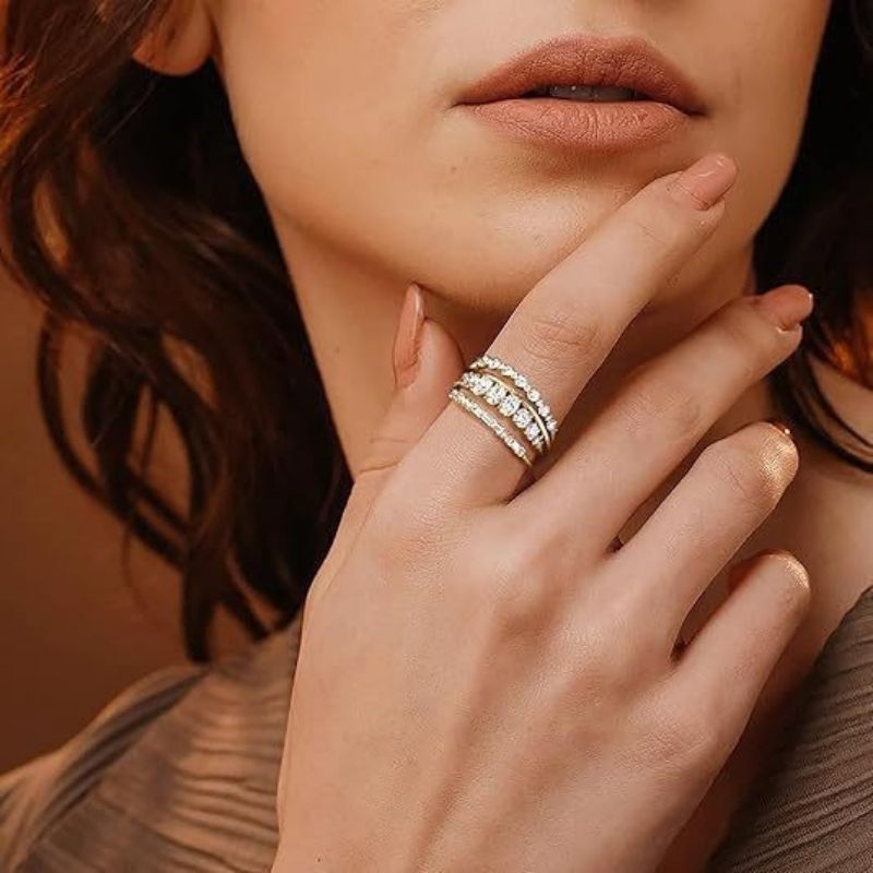 Juego De Anillos Redondos De Aleación Con Diamantes