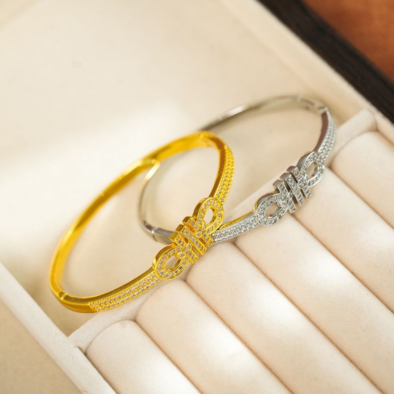 Pulsera Con Cierre De Herradura De Cobre Y Diamantes